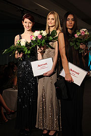 Die Siegerinnen des Bayern Supermodel Contests 2012: Angela Lodkowsky (Platz 1, Mitte), Veronica Schwalm 2., li.) und Priscilla Gentile (3. Platz, re.) (©Foto.MartiN Schmitz)